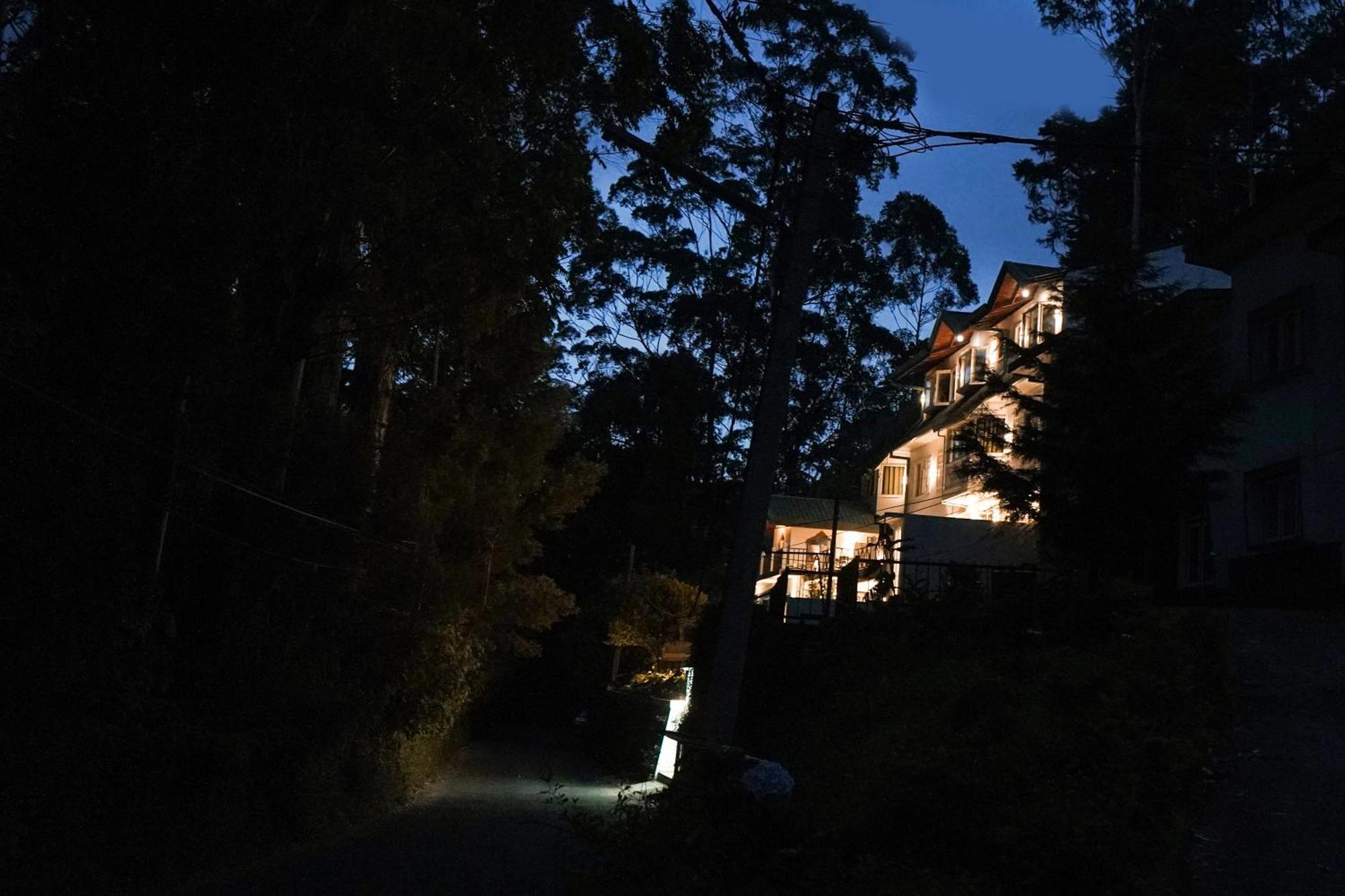 Blue Moon Residency Hotel Nuwara Eliya Exterior photo
